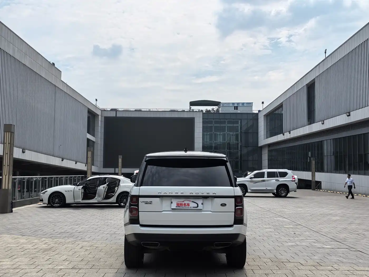 Land Rover Range Rover 2019 3.0 SCV6 Heritage Edition фото 18