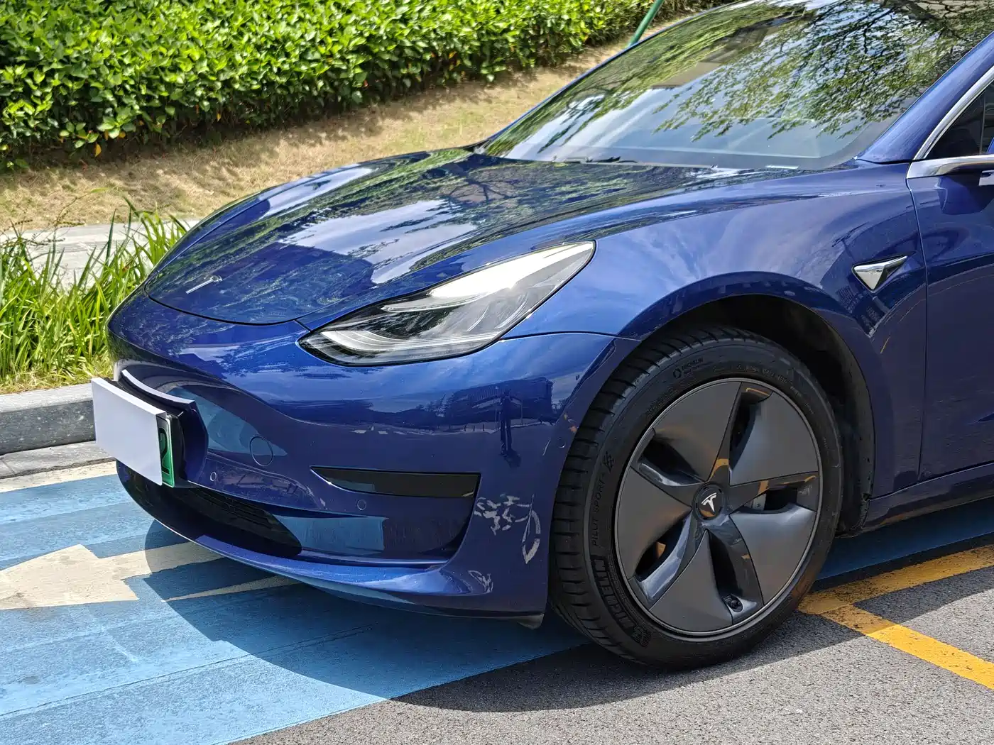 Tesla Model 3 (Import) 2019 2019 Standard Range RWD Upgraded Edition