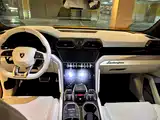 Фото 3 - Lamborghini Urus