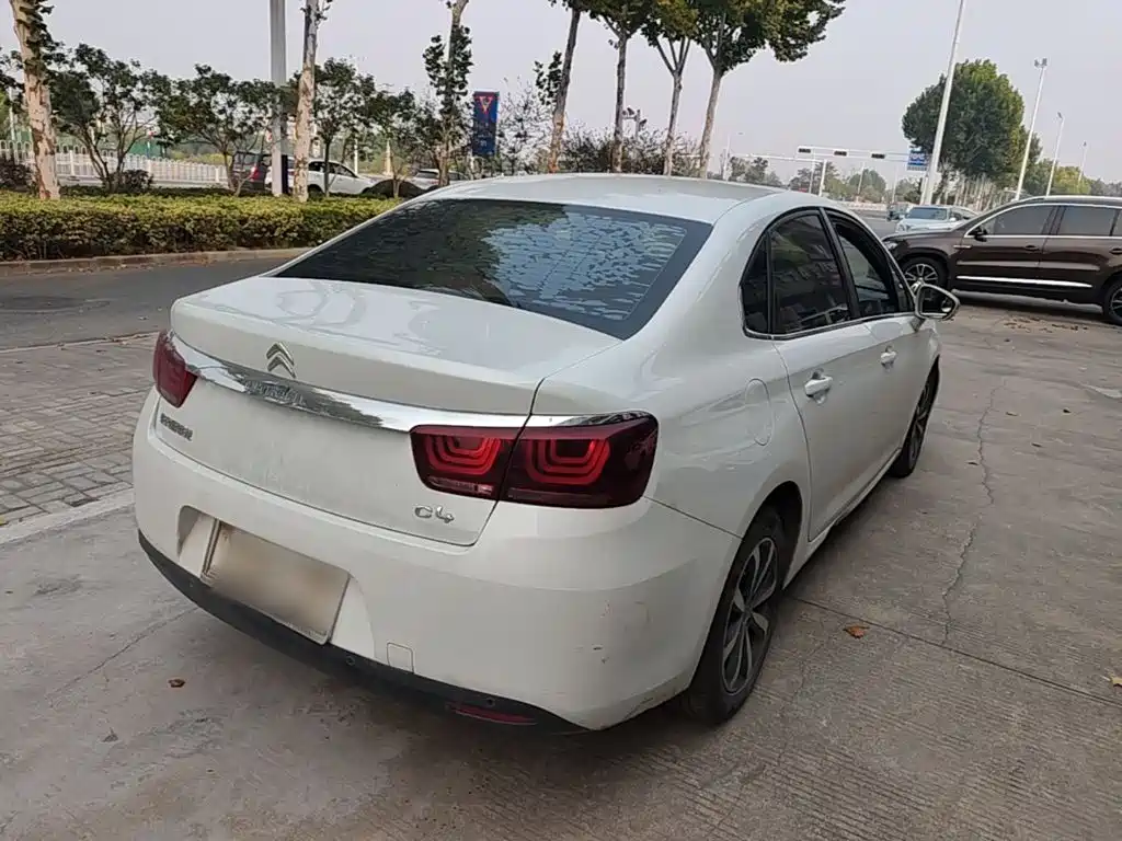 Фото 7 - Citroën C4 C-Quatre