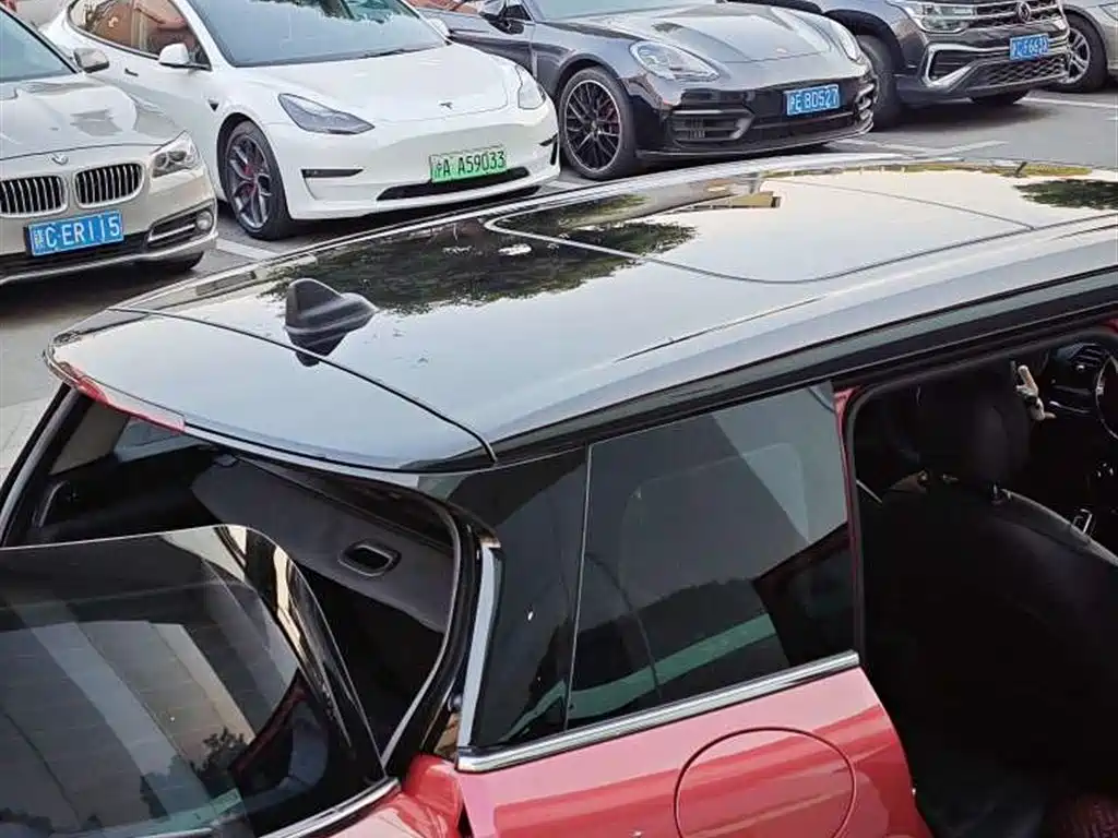 MINI CLUBMAN