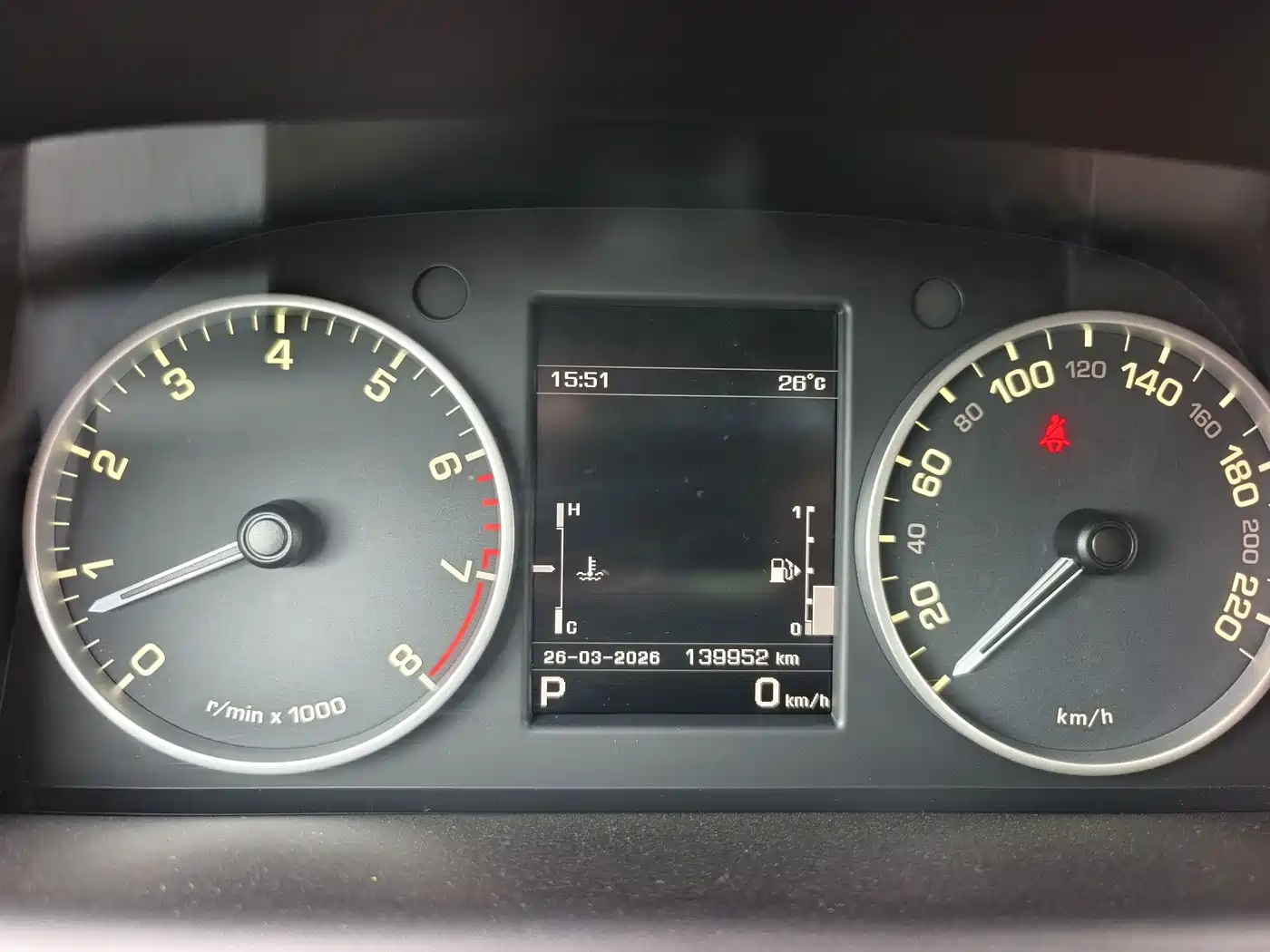 Land Rover Discovery 2015 3.0 SC V6 SE фото 13