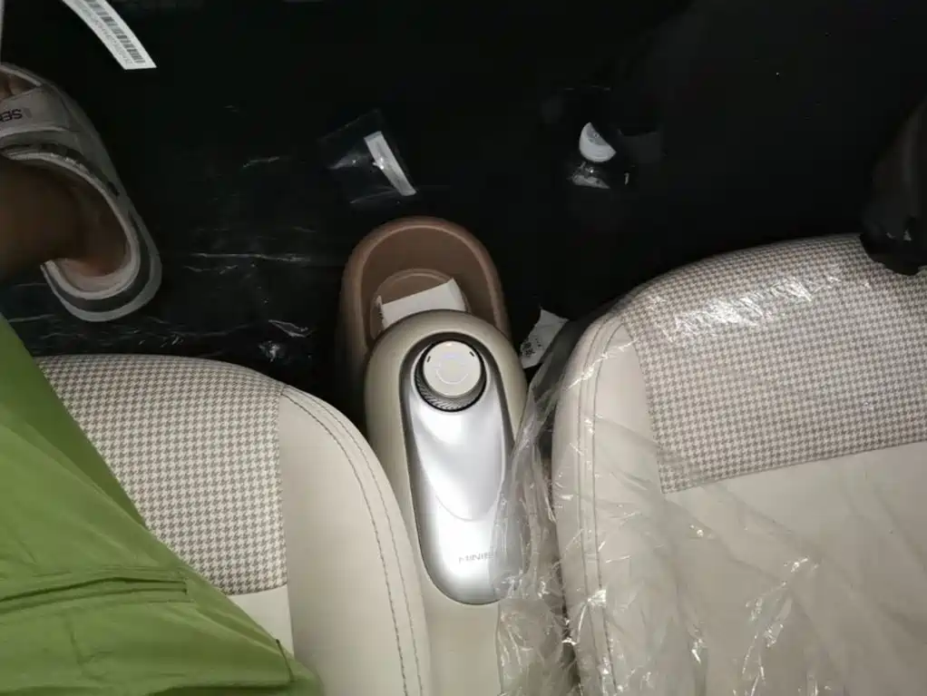 Wuling Motors Hongguang MINIEV 2026 2025 4-Door Advanced