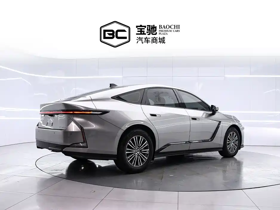 Lexus ES 2026 2025 Model 300h Base Version