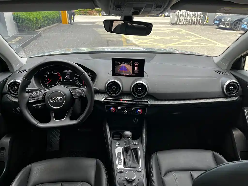 Фото 10 - Audi Q2L
