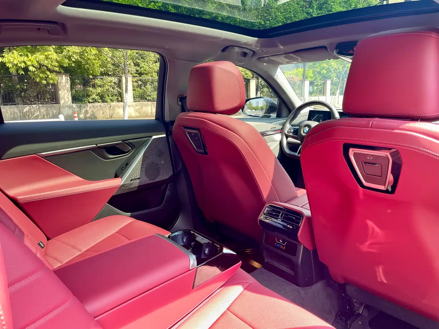 BMW 5 Series 2025 530Li Leading M Sport Package фото 15