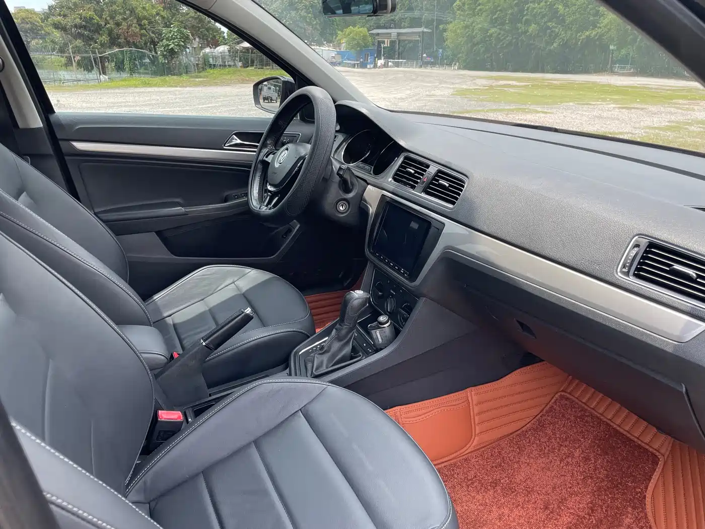 Volkswagen Lavida 2017 1.6L Automatic Comfort Edition фото 13
