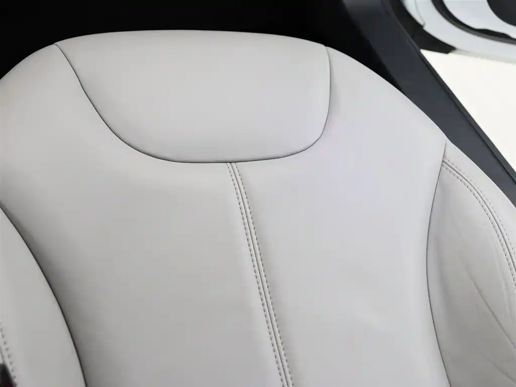Photo 16 - Tesla Model S