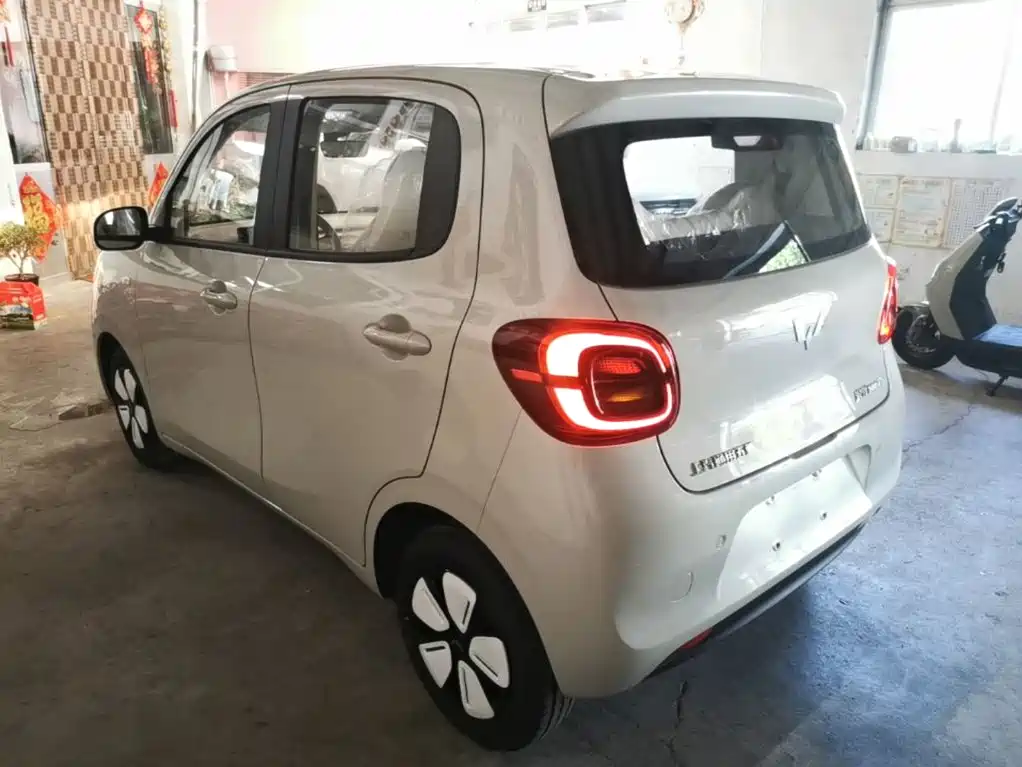 Wuling Motors Hongguang MINIEV 2026 2025 4-Door Advanced