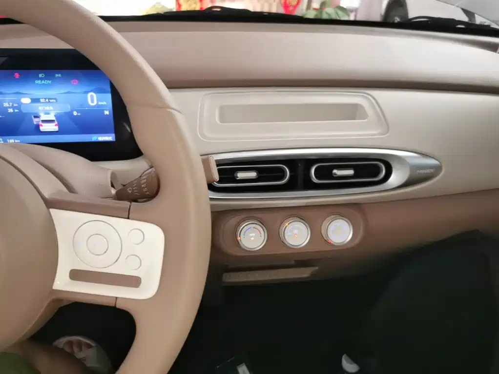 Wuling Motors Hongguang MINIEV 2026 2025 4-Door Advanced