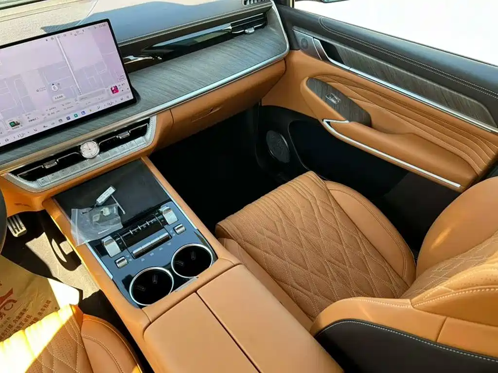 Фото 8 - Tank 500 EV