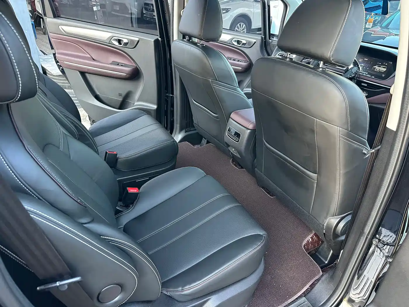 GAC Trumpchi Trumpchi M6 2021 270T DCT Elite Edition (7-Seater) фото 6