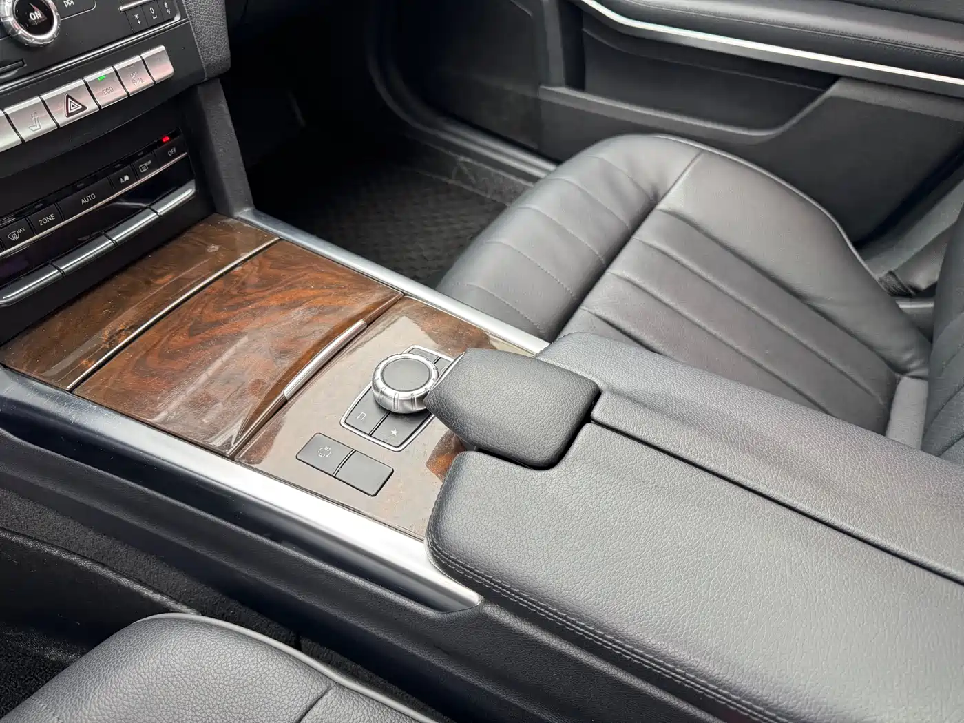 Mercedes-Benz E-Class 2015 E 200 L фото 13