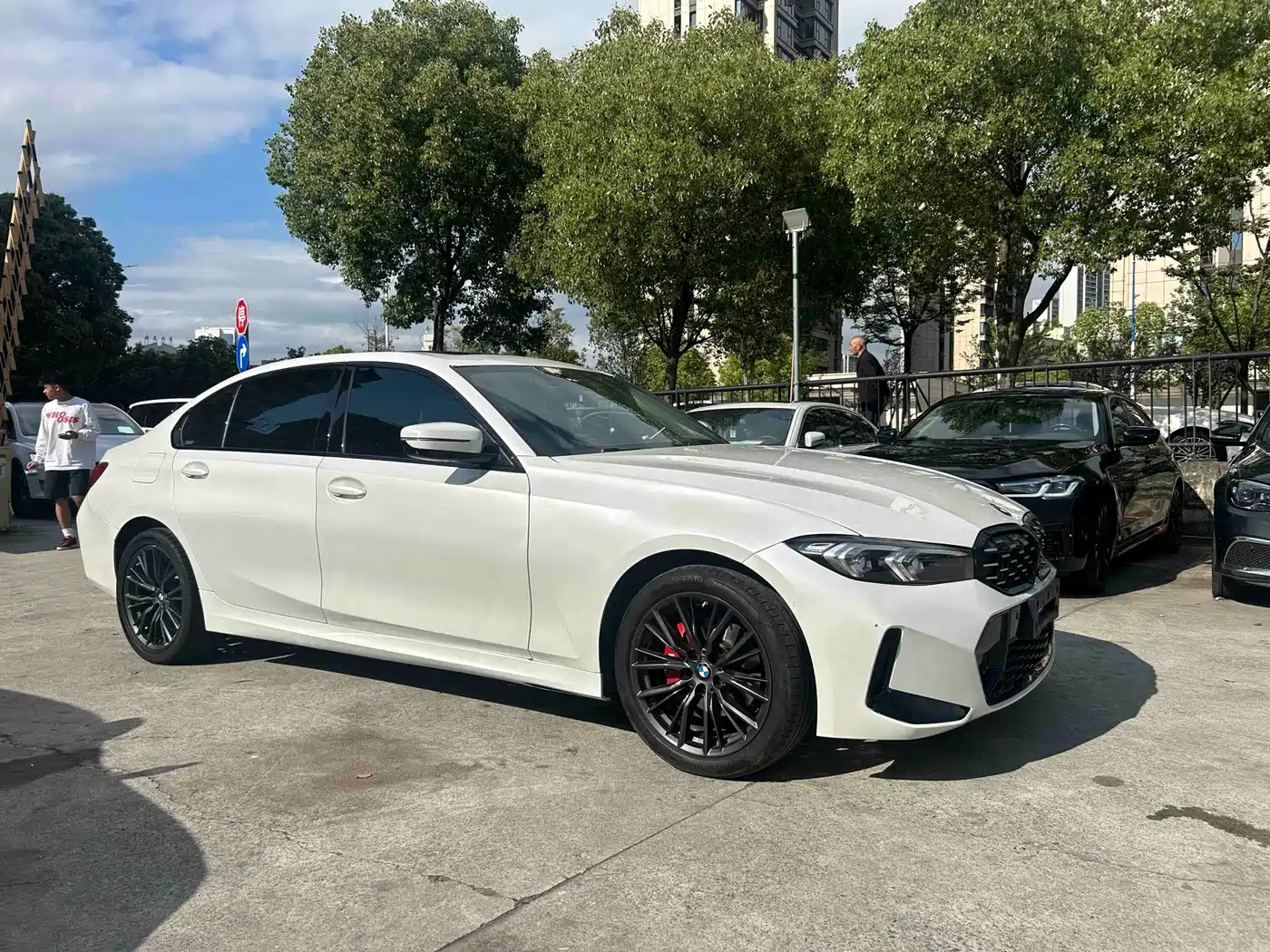 BMW 3 Series 2024 325i M Sport Shadowline Package