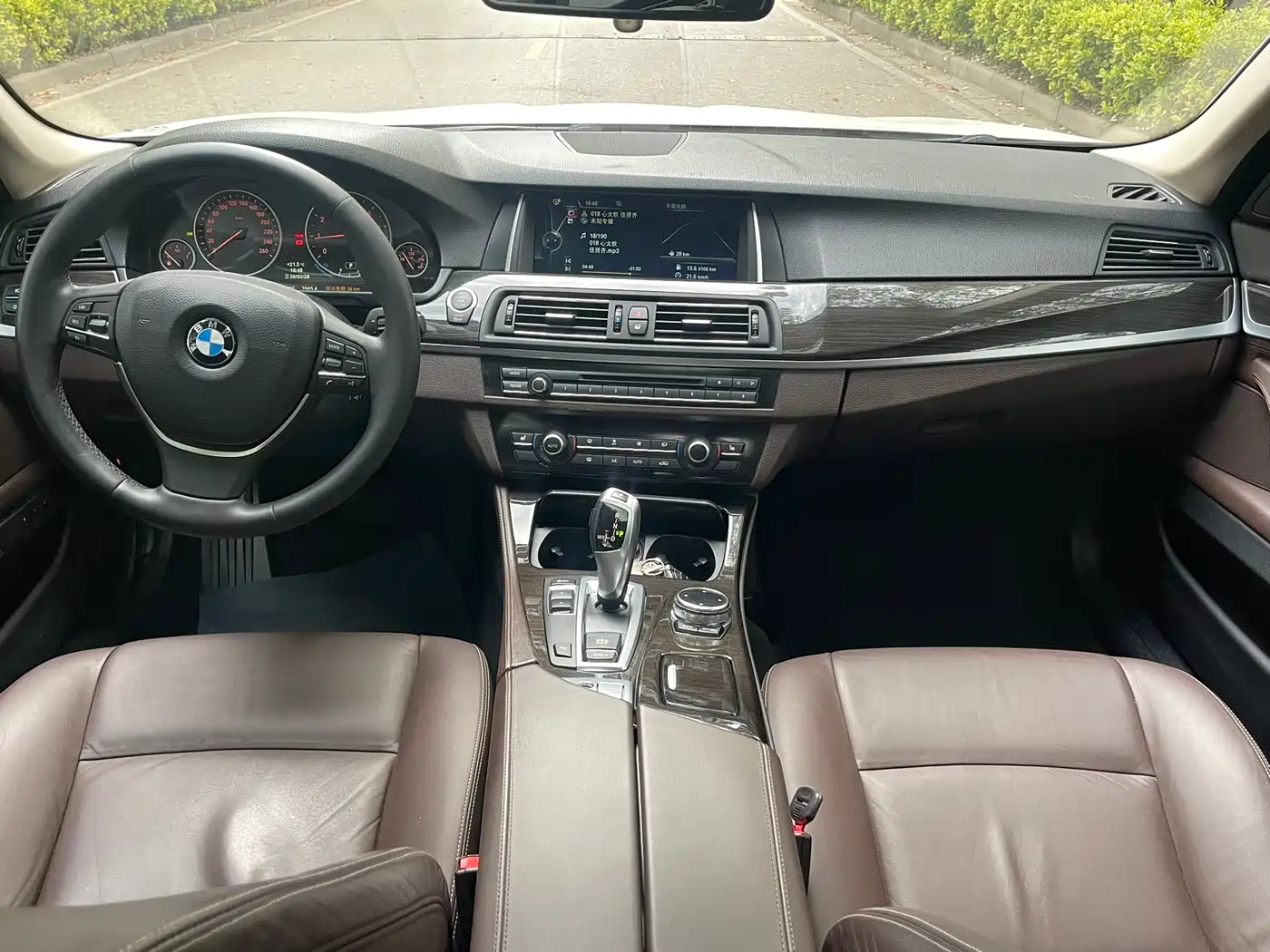 BMW 5 Series 2014 525Li Luxury Design Package фото 9