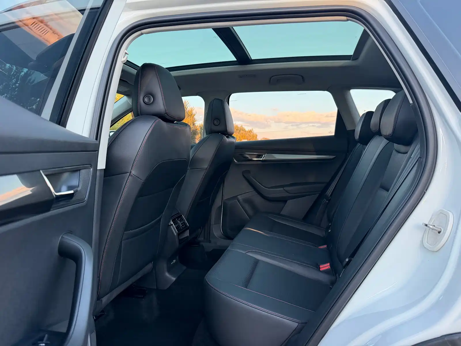 Фото 8 - Škoda Karoq