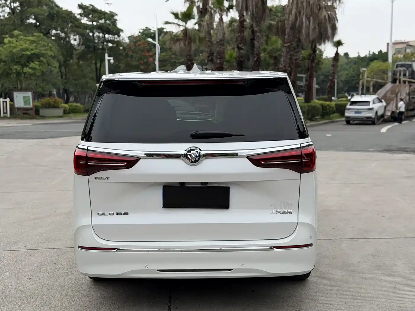 Buick GL8 2023 ES Landmaster Exclusive фото 8