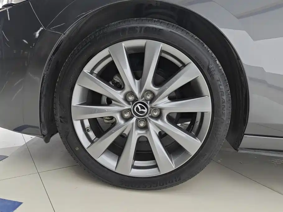 Mazda Mazda3 Axela 2024 2023 2.0L Automatic Premium Edition