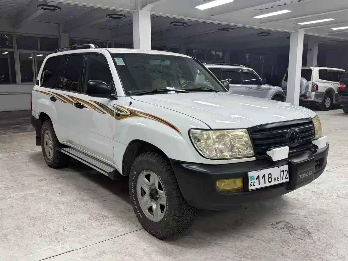 Toyota Land Cruiser (Import) 2002