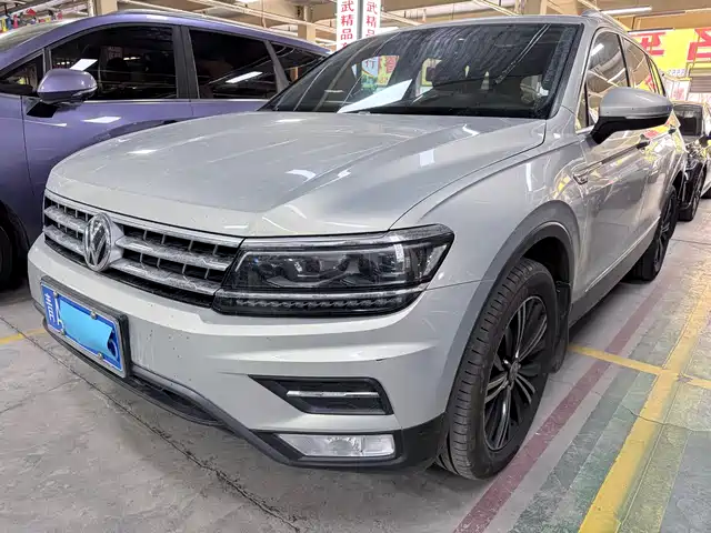 VOLKSWAGEN TIGUAN L