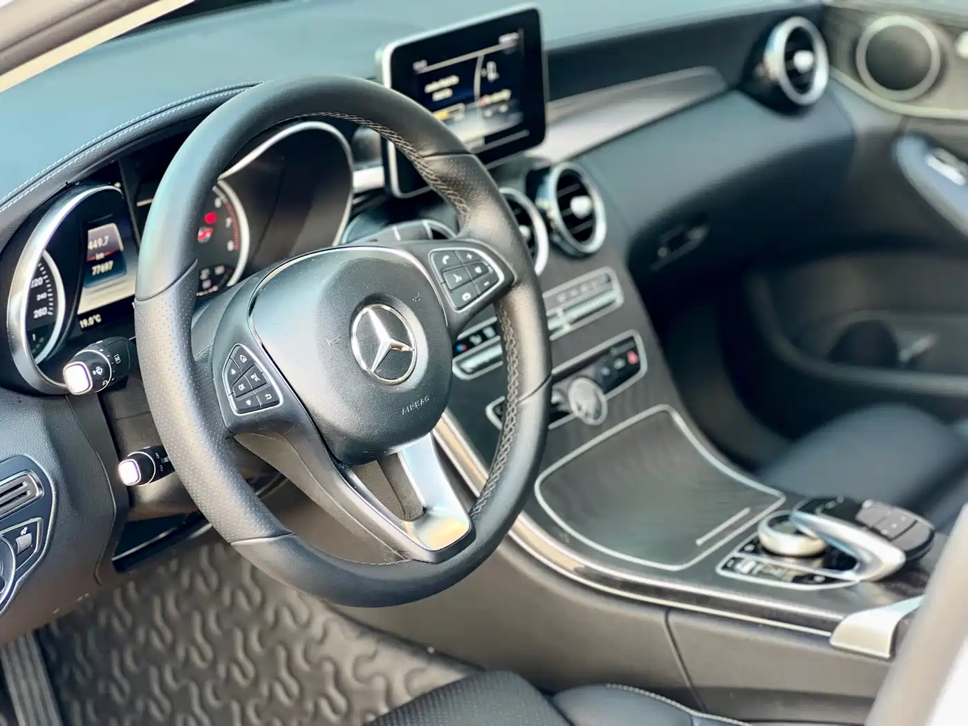 Mercedes-Benz C-Class 2017 Facelift C 200 L Sport Edition фото 32