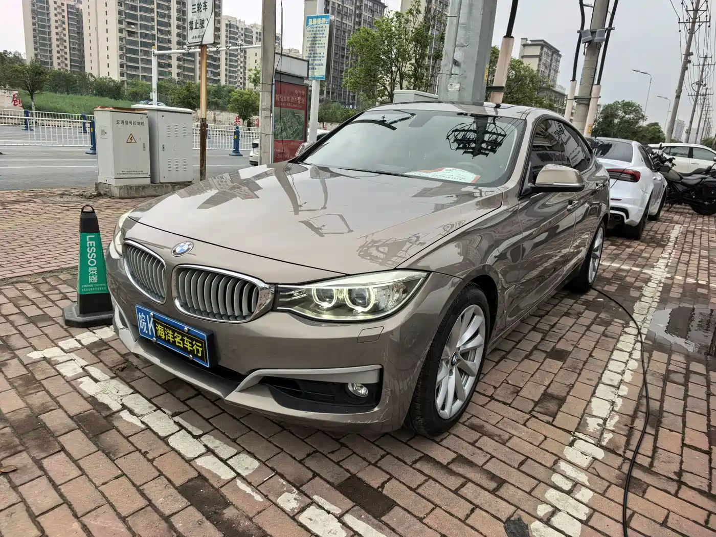 BMW 3 Series GT 2013 320i Style Design Package