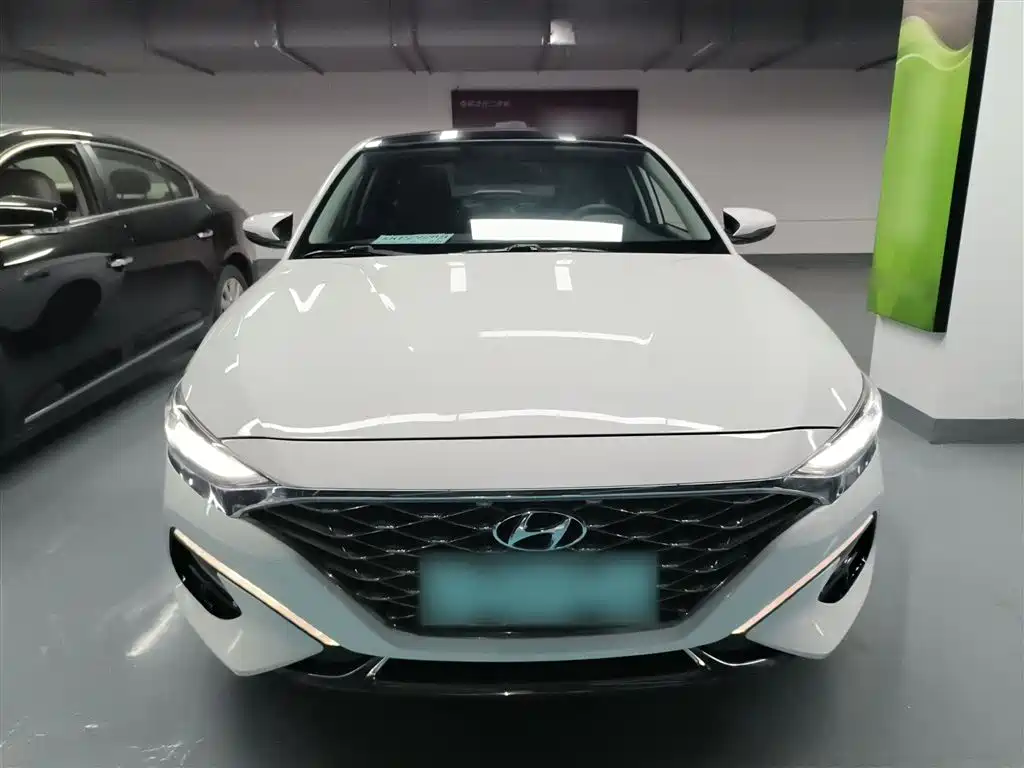 Hyundai Fista 2019 280TGDi Smart Speed Edition China VI фото 3