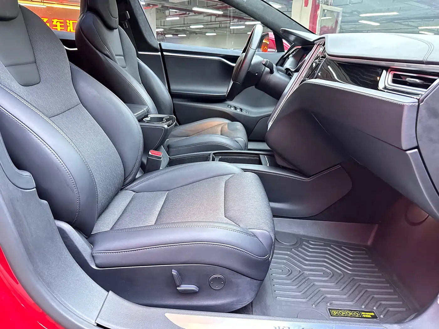 TESLA MODEL S