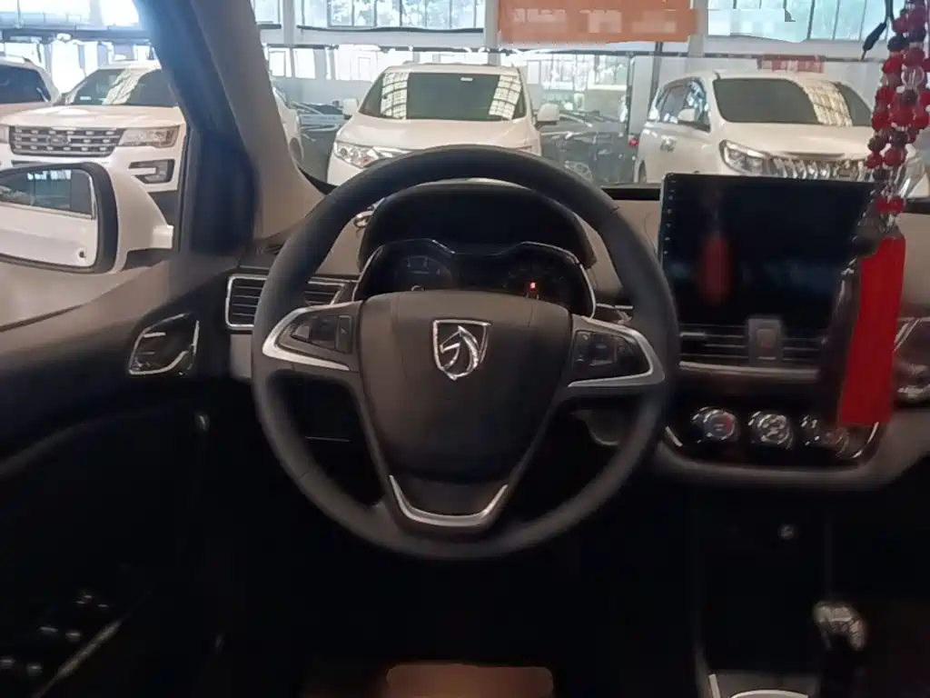 Baojun 310 2016 2016 1.2L Manual Luxury Type
