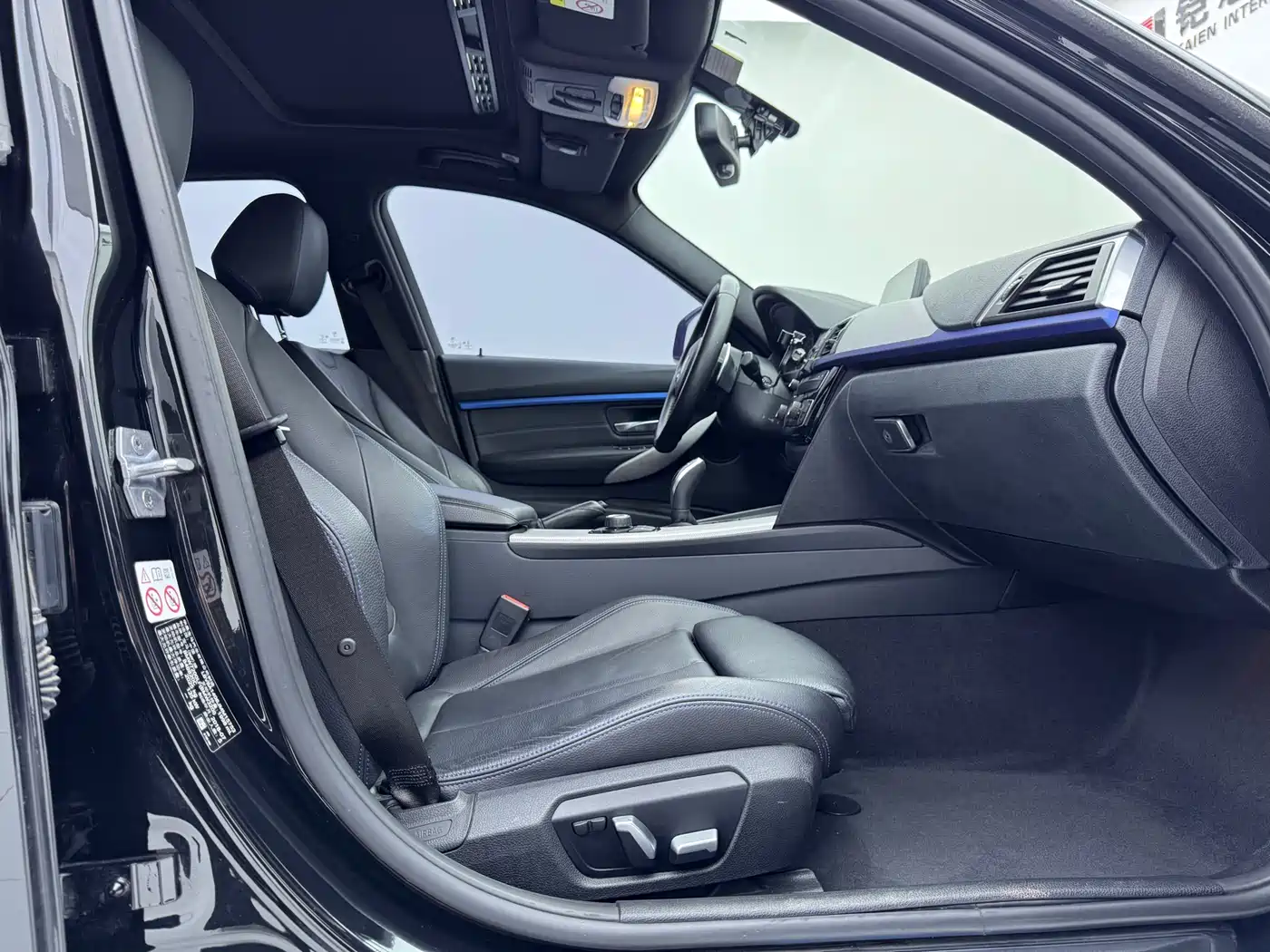 BMW 3 Series 2018 320i M Sport Package фото 15