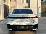Фото 8 - Roewe D6