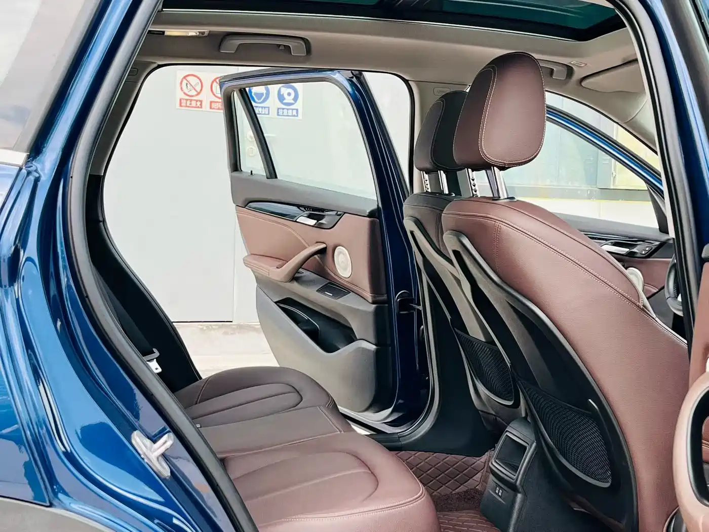Фото 8 - BMW X1