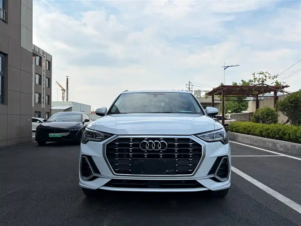 Audi Q3 2022 35 TFSI Fashion Dynamic фото 2