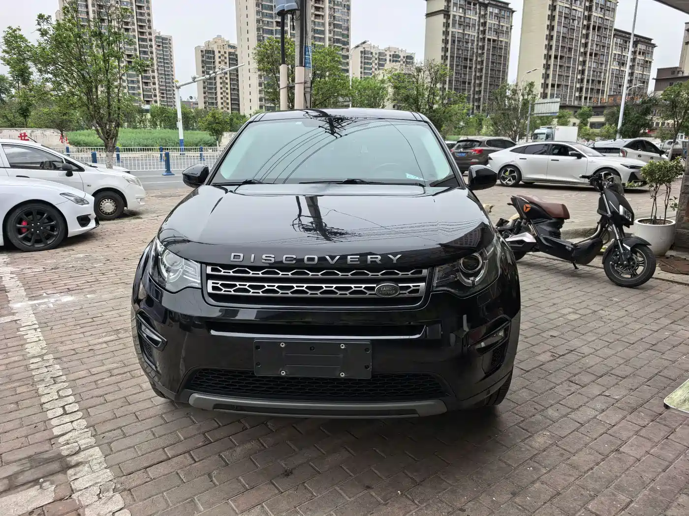 Land Rover Discovery Sport 2018 240PS SE Edition фото 2