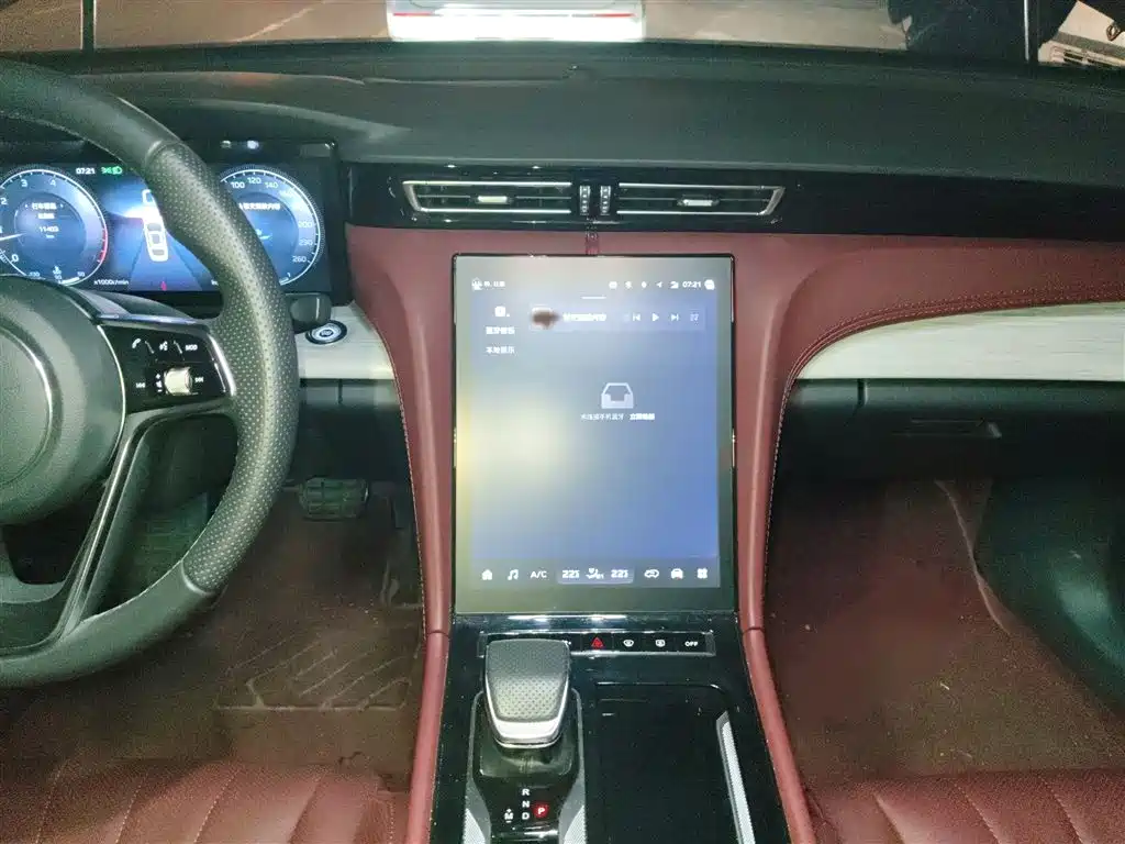 Hongqi H5 2025 2.0T Automatic Qixiang 500,000 Units Commemorative Edition фото 6