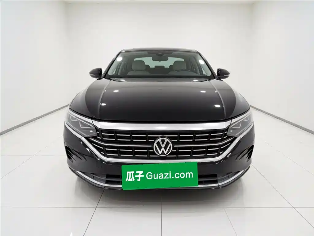 Volkswagen Passat 2022 330TSI Luxury Edition фото 24