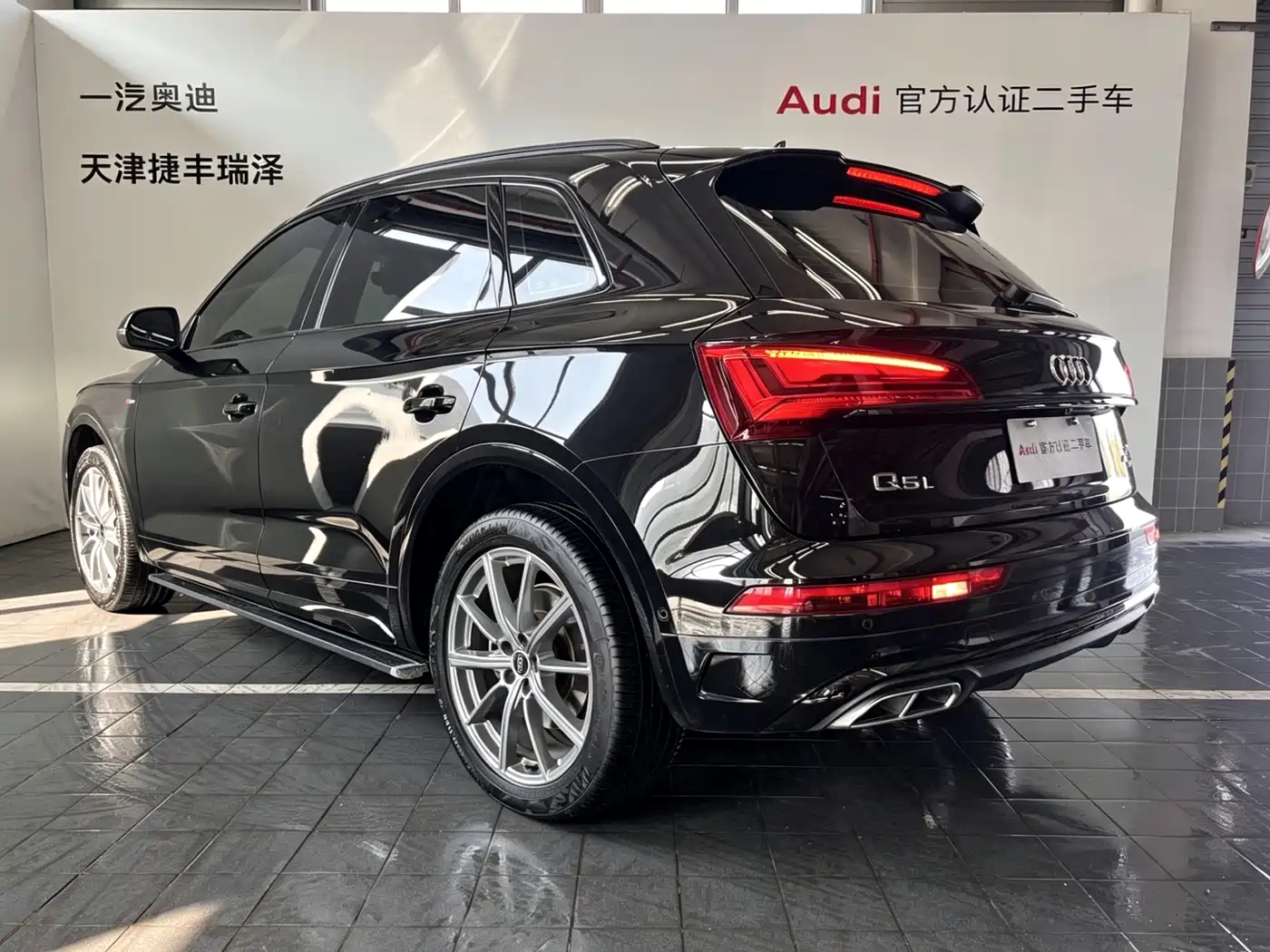 Audi Q5L 2022 45T Luxury Dynamic фото 5