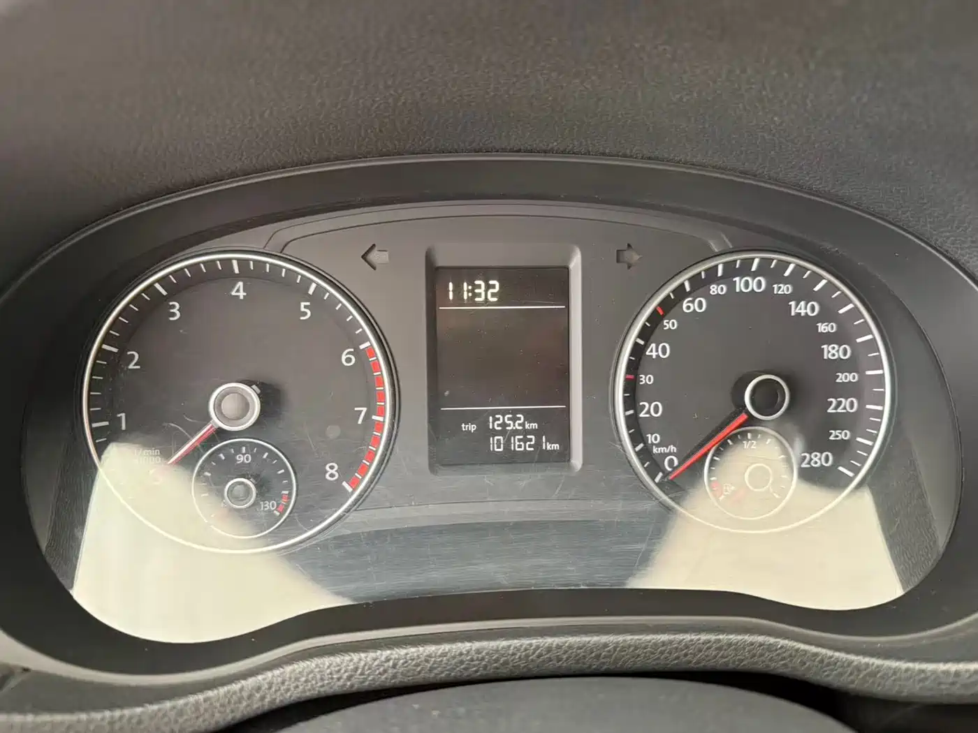Volkswagen Passat 2014 1.8TSI Automatic Honor Edition фото 8