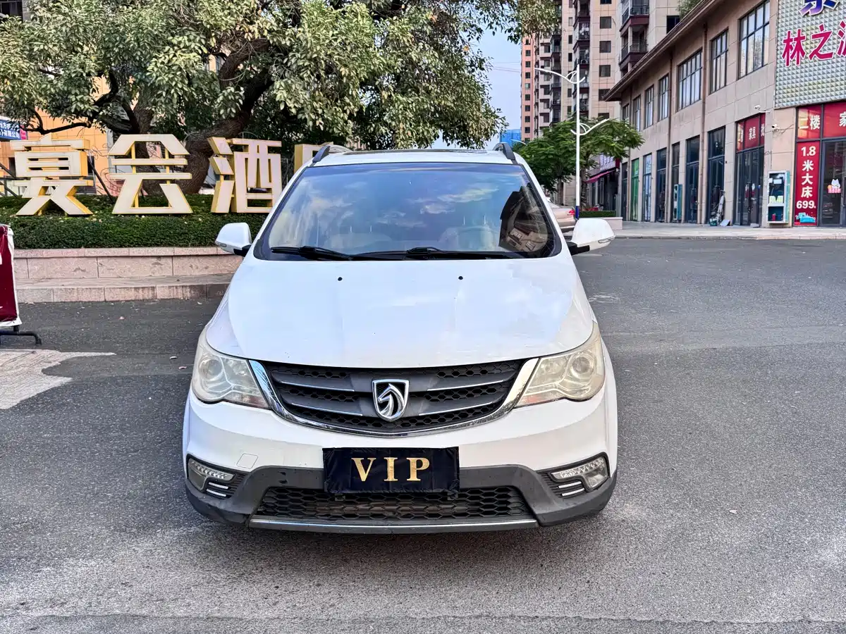 Baojun 730 2014 2014 1.5L Manual Luxury 7-seater