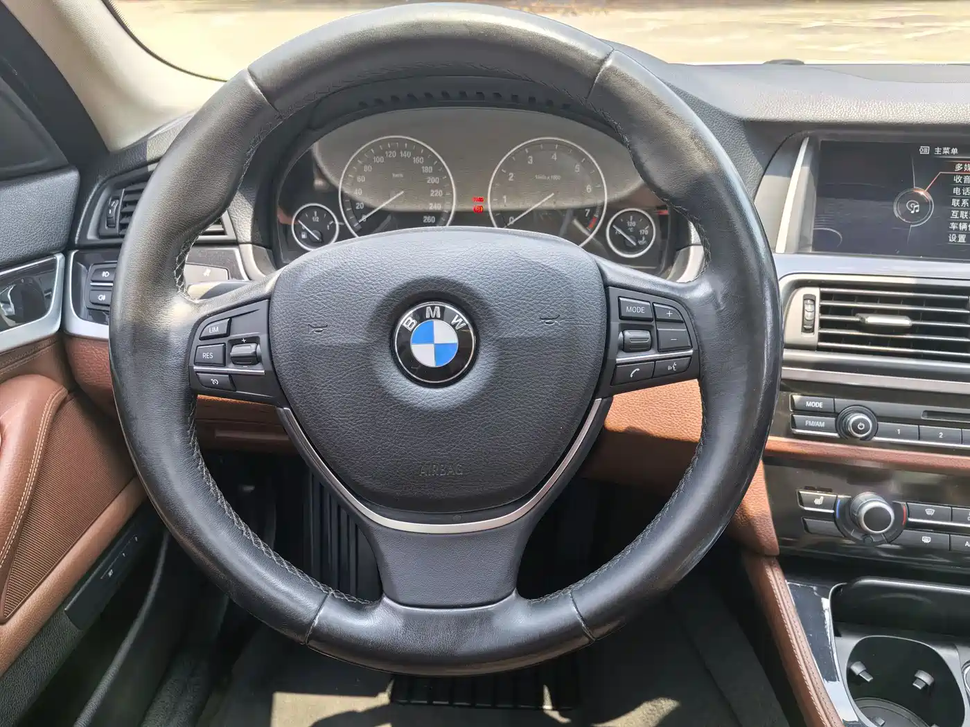 BMW 5 Series 2017 520Li Classic Edition фото 17
