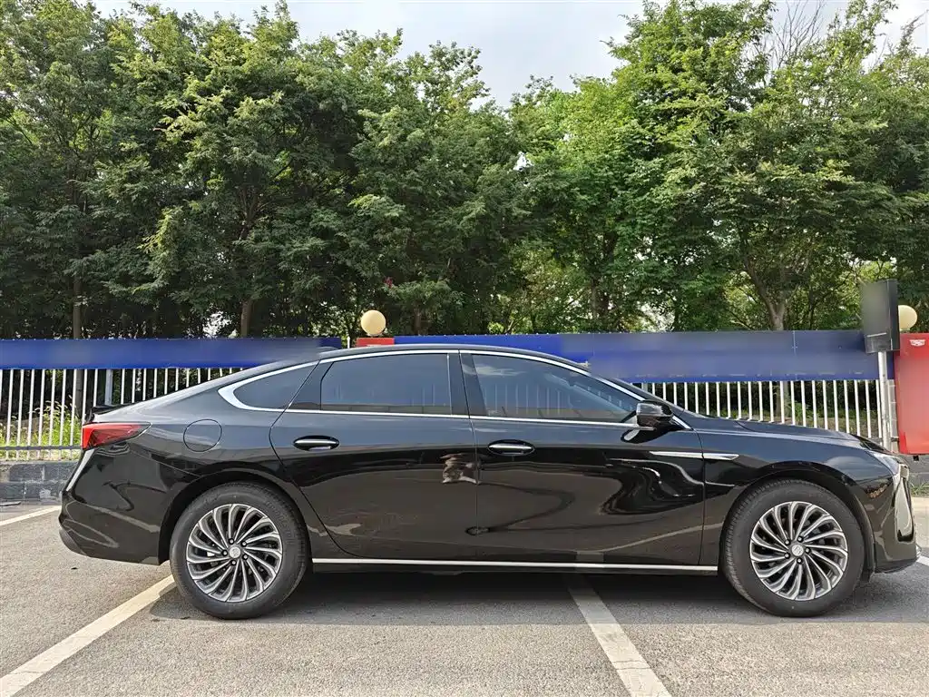 BUICK LACROSSE