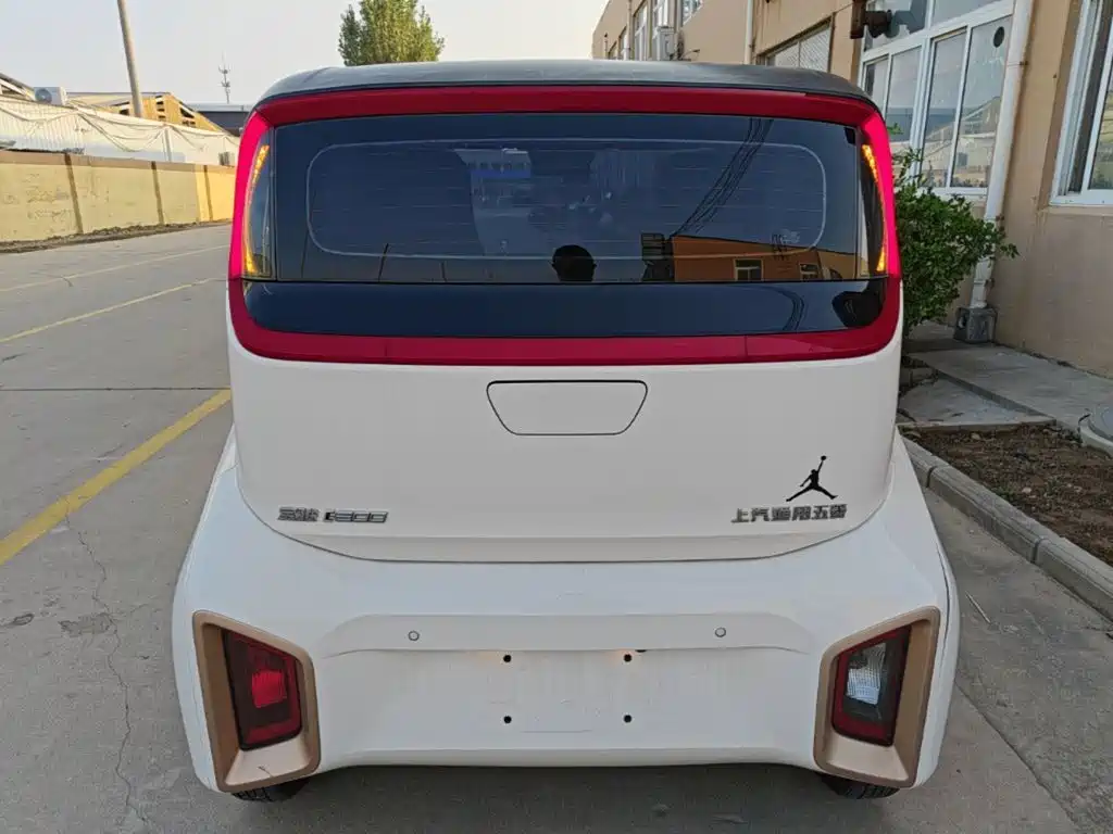 Фото 6 - Baojun E200