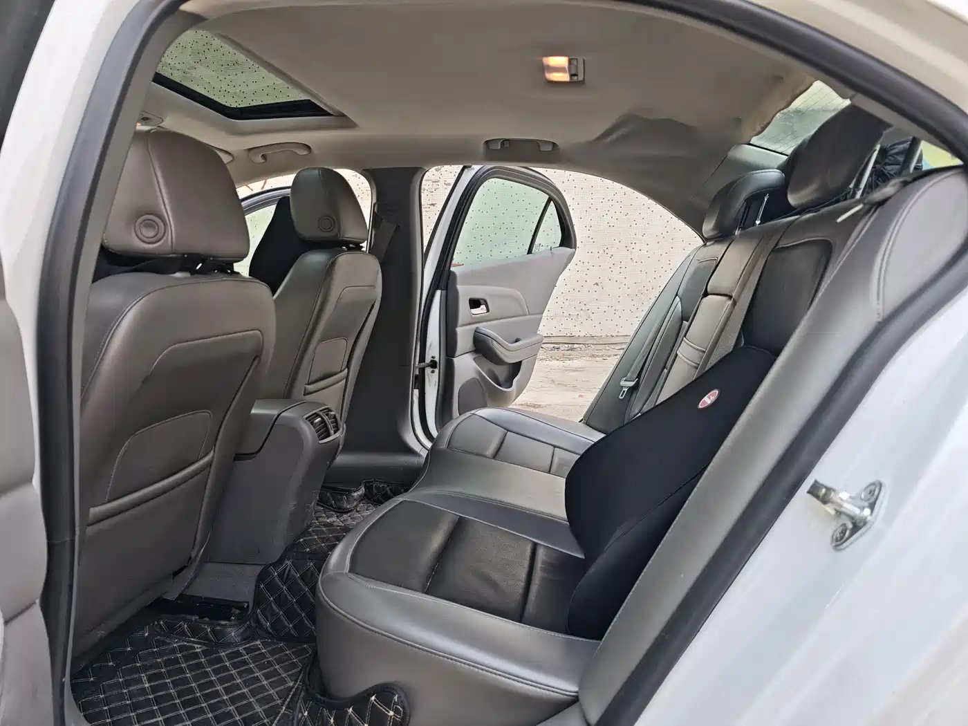 Chevrolet Malibu 2014 2.0L Automatic Luxury фото 9