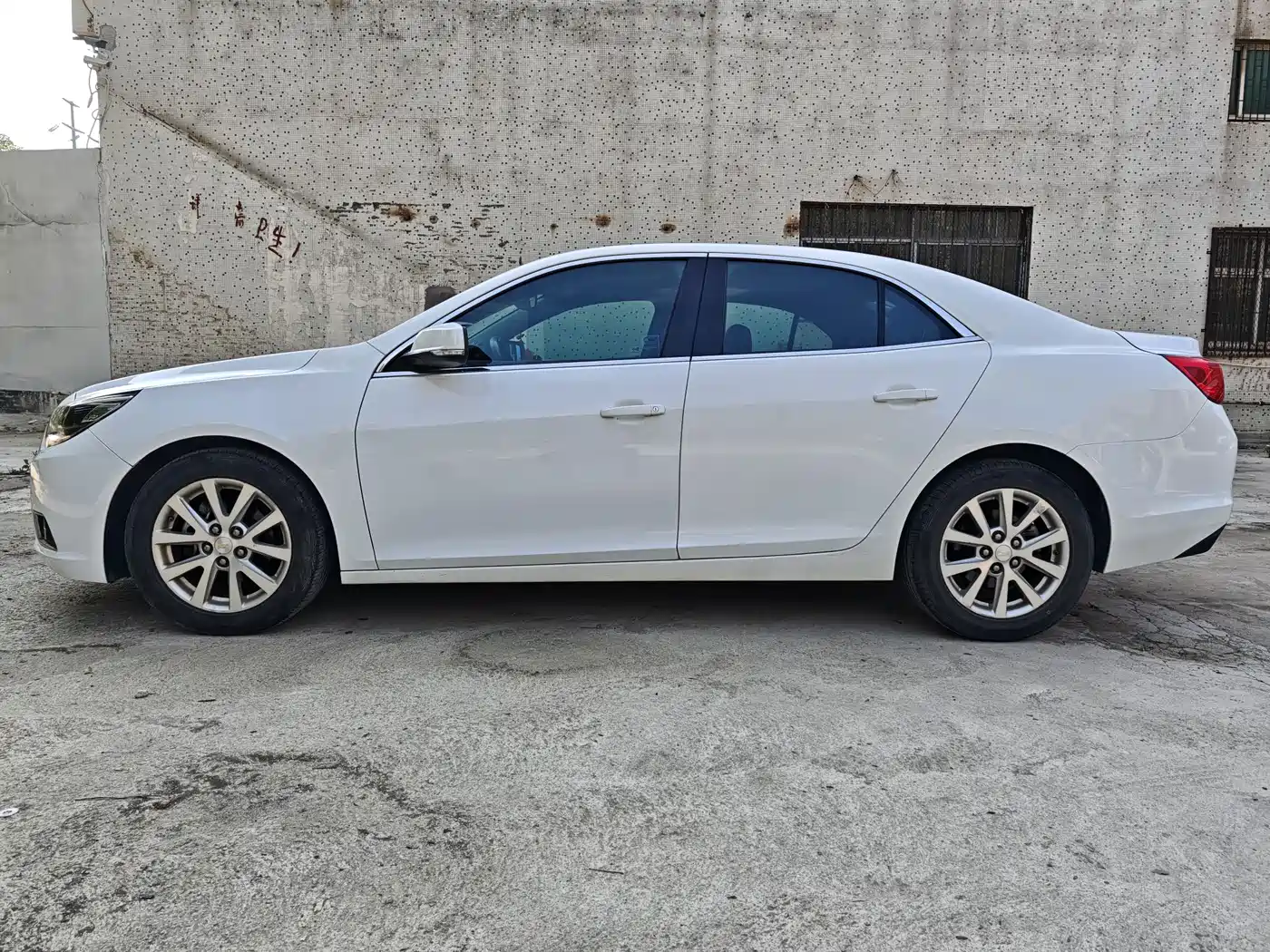 Chevrolet Malibu 2014 2.0L Automatic Luxury фото 4