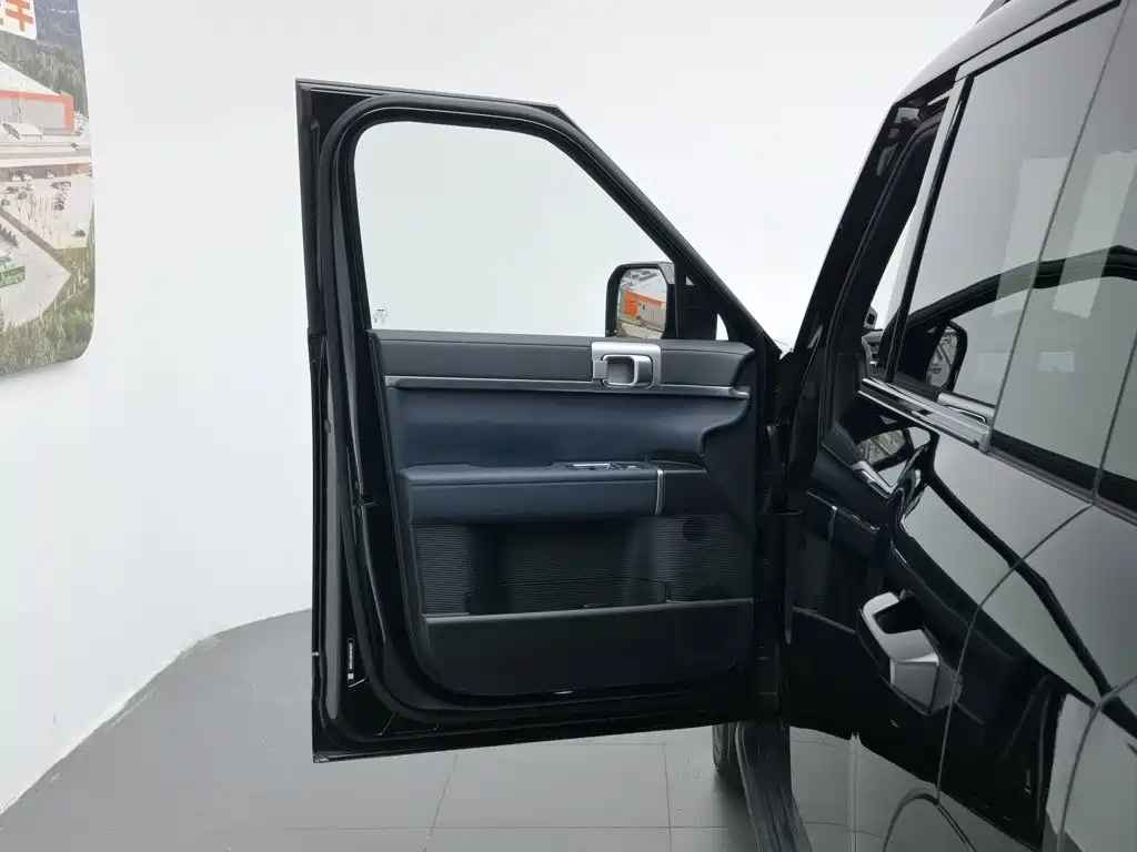 Fang Cheng Bao Titanium 7 2025 2025 AWD Base Model