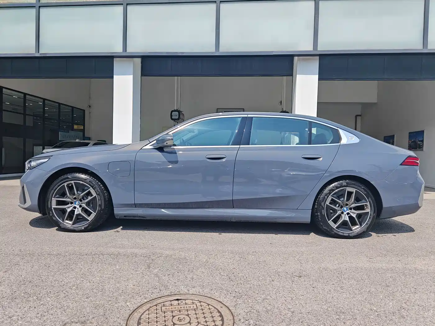 BMW i5 2024 eDrive 35L Premium Luxury Package фото 4