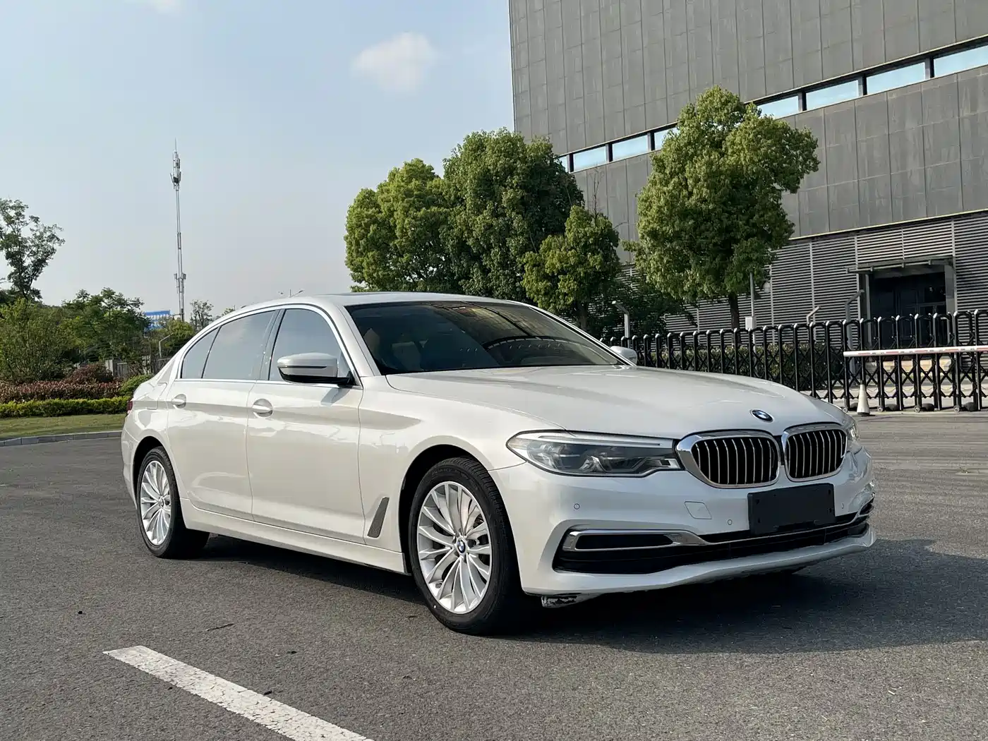 BMW 5 Series 2020 525Li Luxury Package фото 3