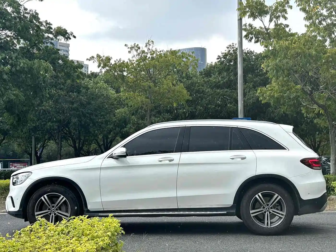 Mercedes-Benz GLC 2021 GLC 260 L 4MATIC Sporty фото 3