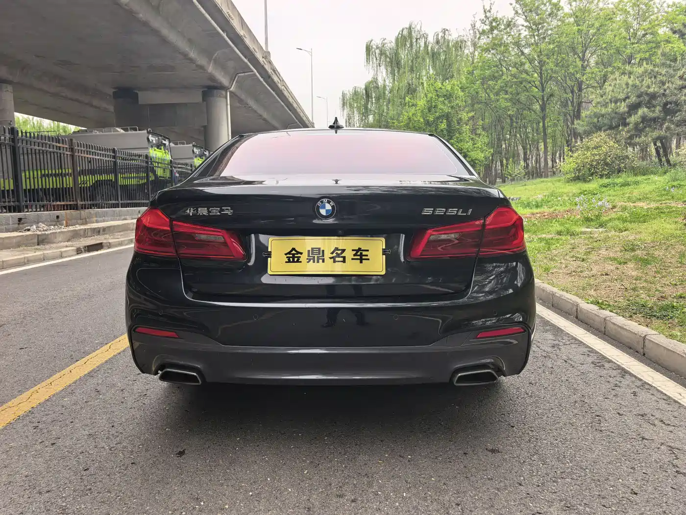 BMW 5 Series 2019 525Li M Sport Package фото 4