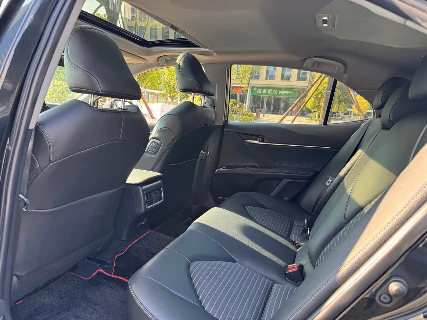 Toyota Camry 2022 2.0S Knight Edition фото 8
